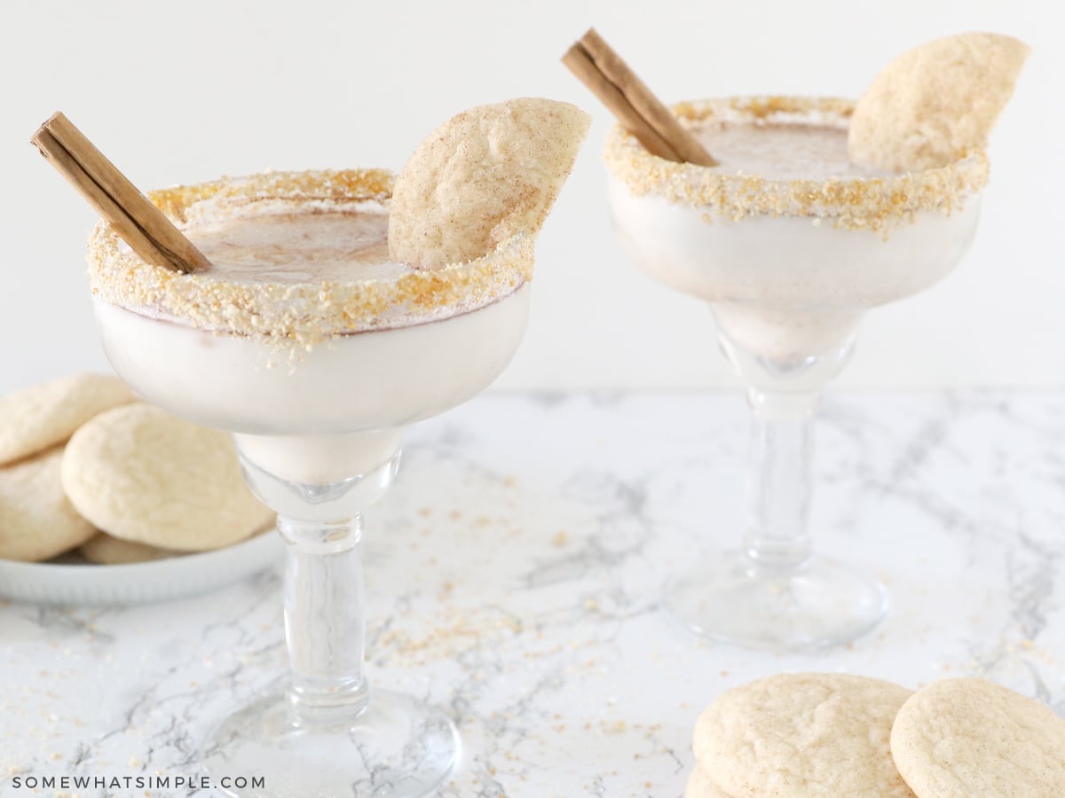 two glases filled with snickerdoodle mocktail