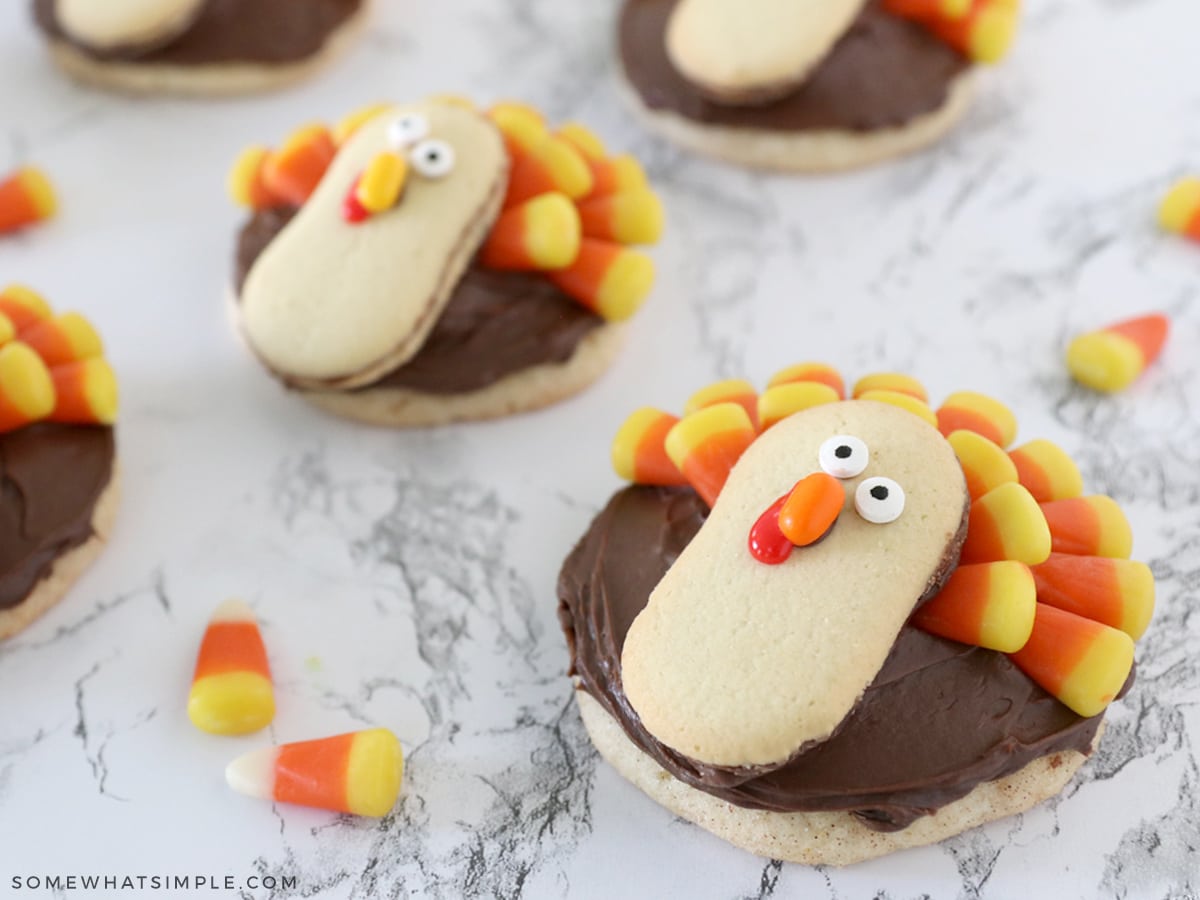 finished sugar cookies that look like turkeys