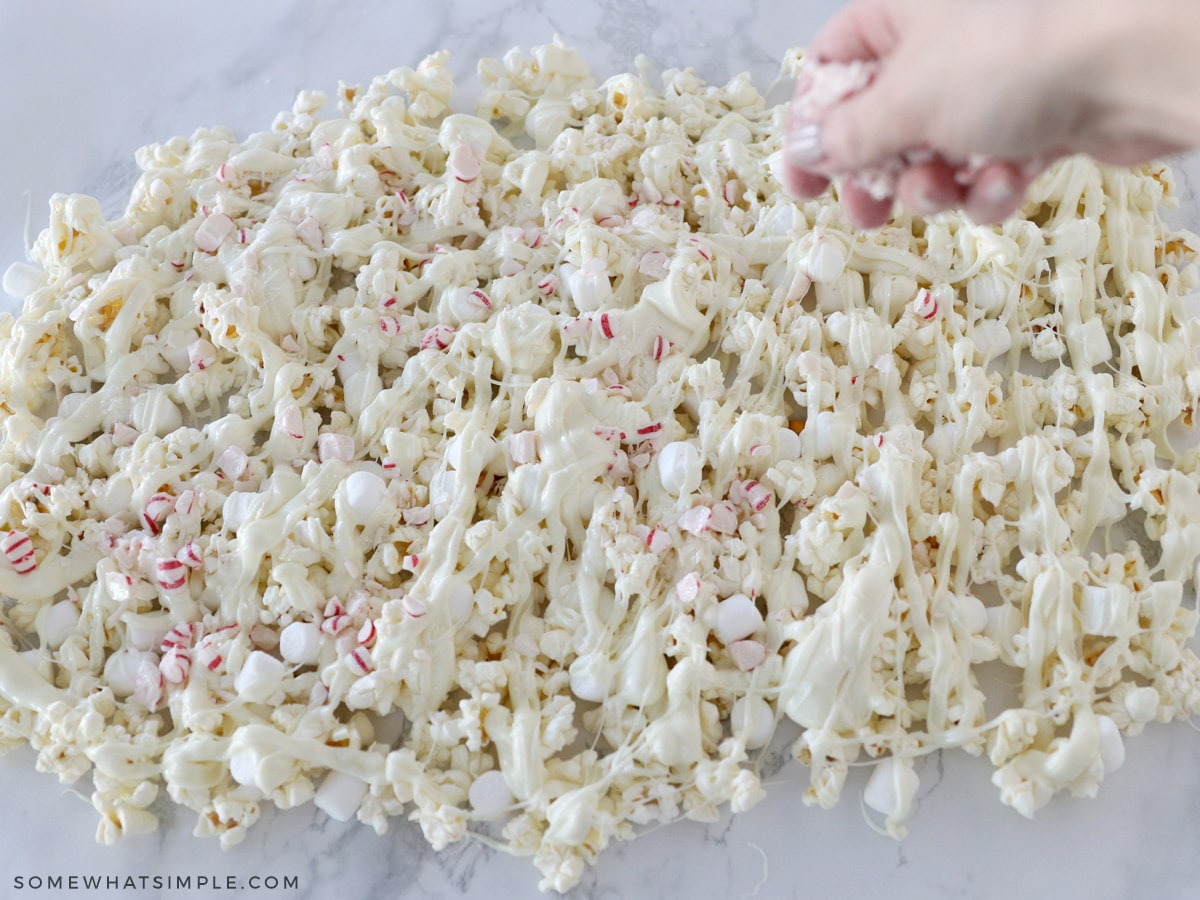 adding peppermint to popcorn