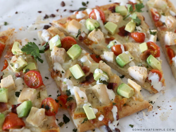 chicken flatbread cut into triangles