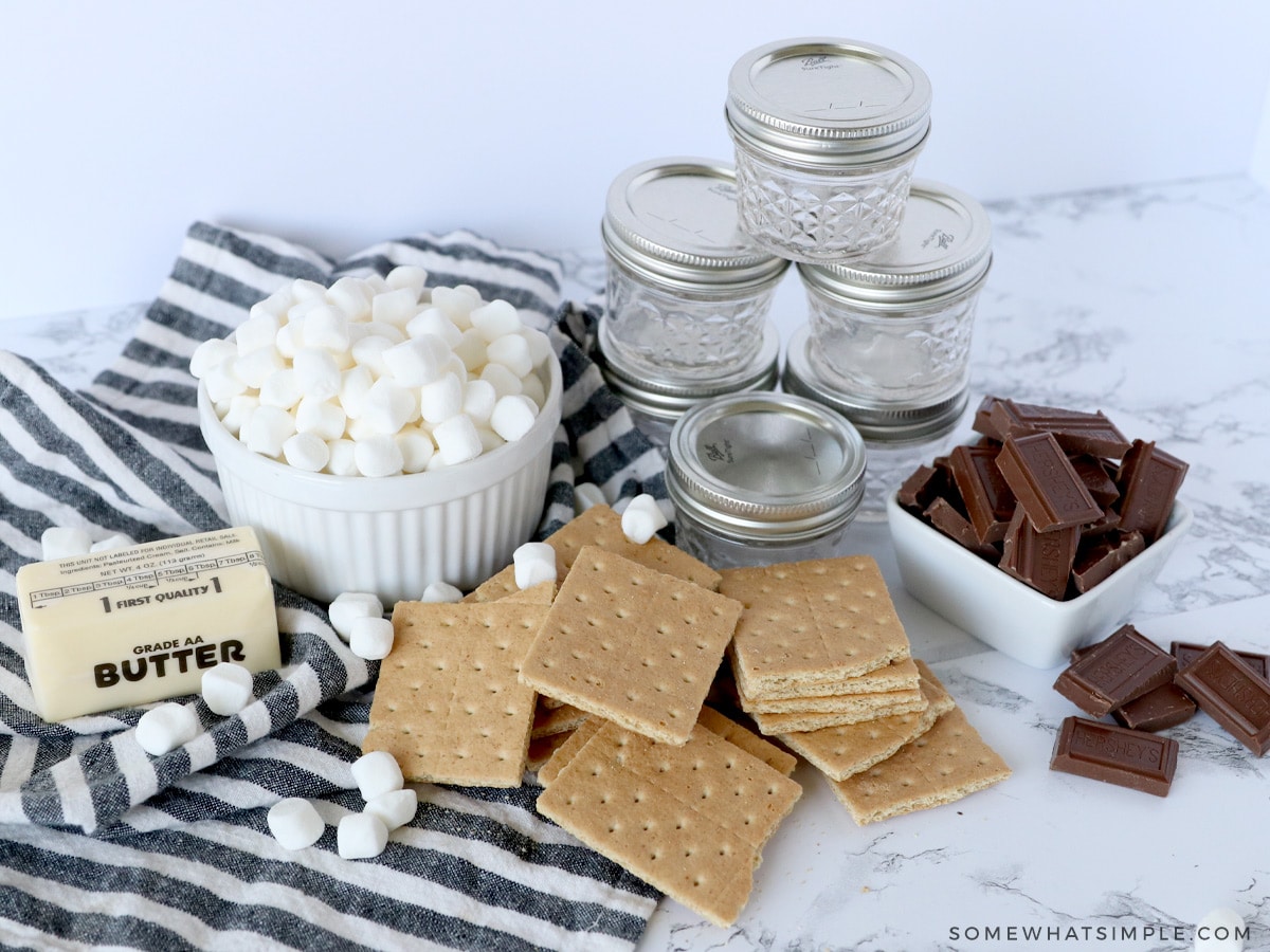 ingredients needed to make smores in a jar