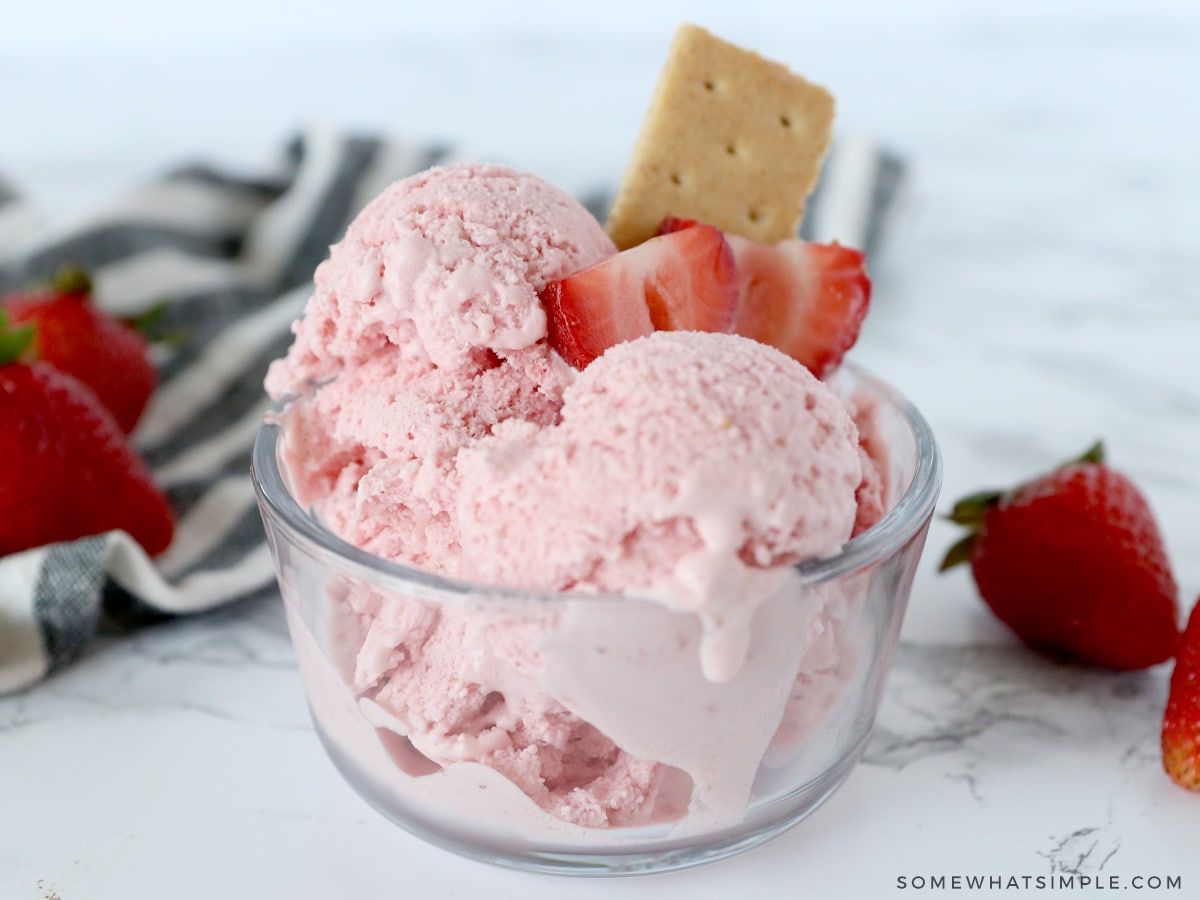 strawberry cheesecake frozen yogurt in a glass dish