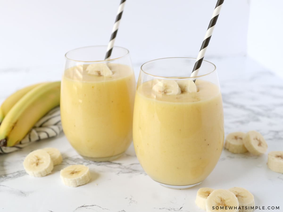 https://www.somewhatsimple.com/wp-content/uploads/2022/08/banana-smoothie-breakfast.jpg