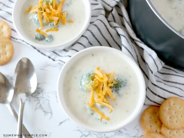 overhead shot of cream of broccoli soup