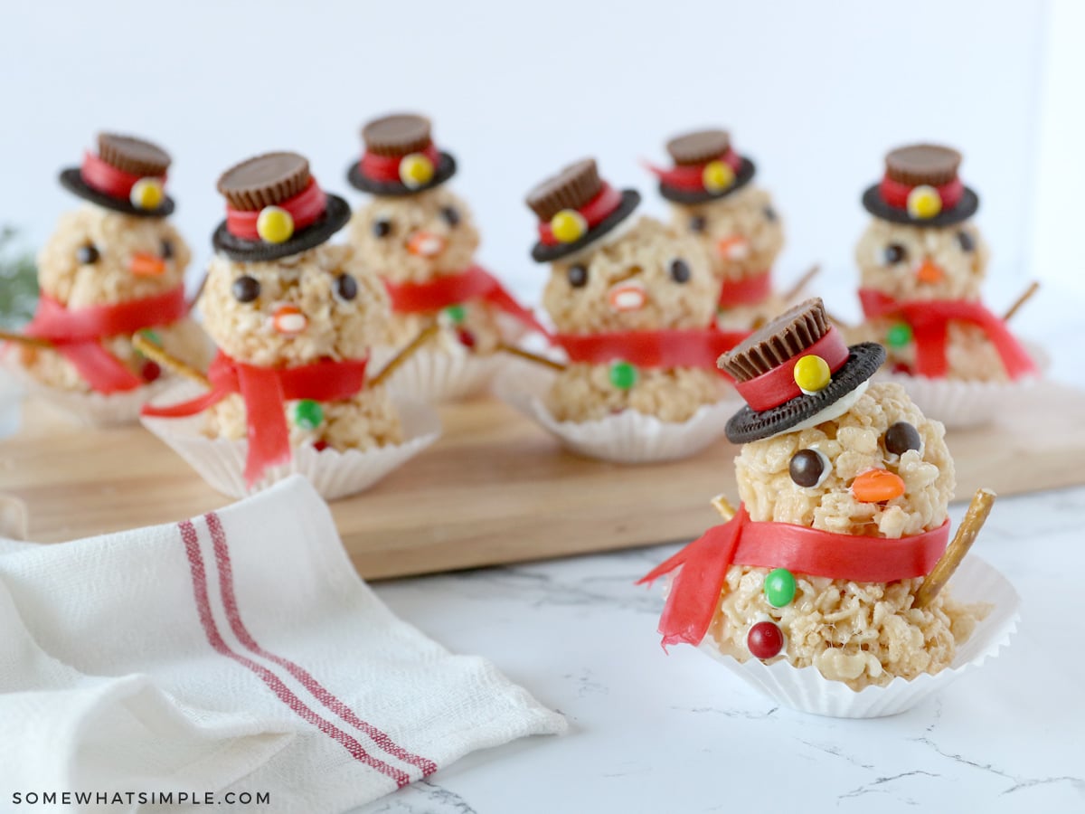 finsihed rice krispy treat snowmen