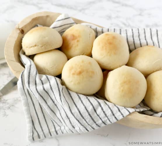finished dinner rolls in a bread basket