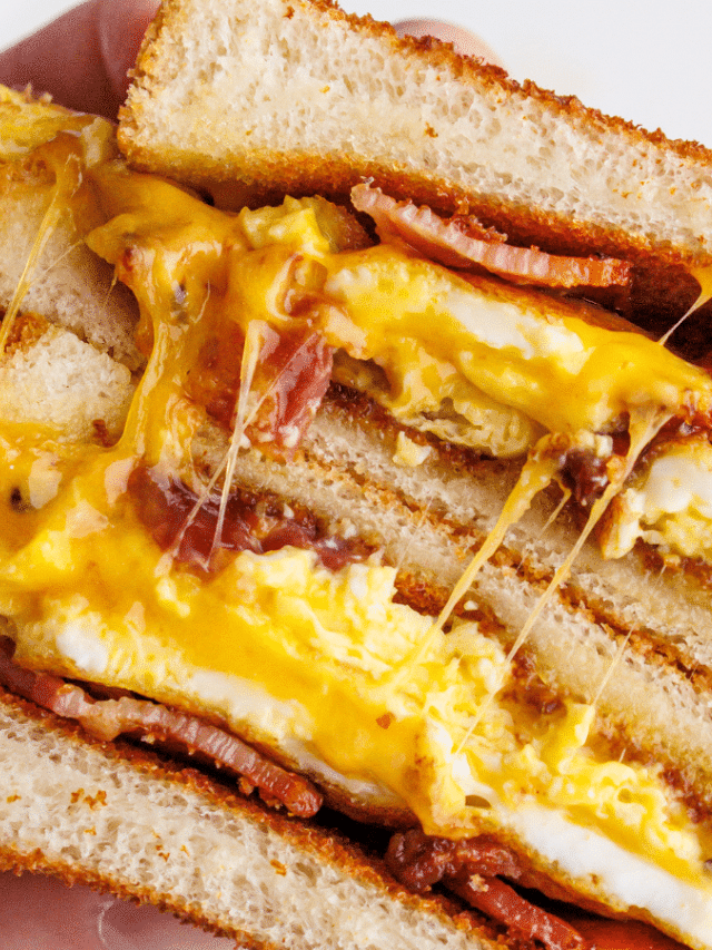 Easy Scrambled Egg Sandwich - Somewhat Simple
